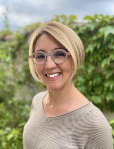 Anais Daubos MTC Aubagne, Praticien de médecine alternative