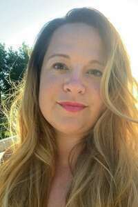 Justine Reymond Gaillac, Praticien de médecine alternative