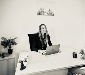 Sabrina Dentand Reignier-Ésery, Thérapeute, Massage bien-être, Techniques énergétiques, Art-thérapie, Coach de vie, Magnétisme, Sophrologie