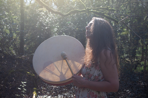 Naïna Trédion, Techniques énergétiques, Praticien de médecine alternative, Musicothérapie