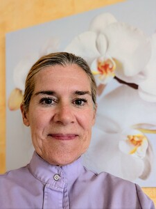 Diane Guyot Joyeuse, Praticien de médecine alternative