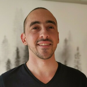 Simo Benadada Courbevoie, Thérapeute, Massage bien-être, Techniques énergétiques, Acupuncture, Praticien de médecine alternative, Réflexologie