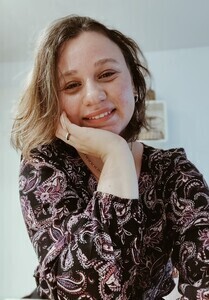 Emma LACH Rezé, Professionnel de santé